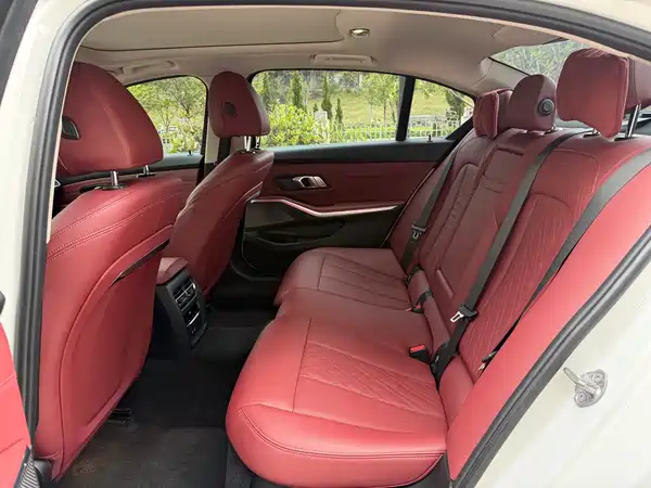 BMW 3 Series 2023