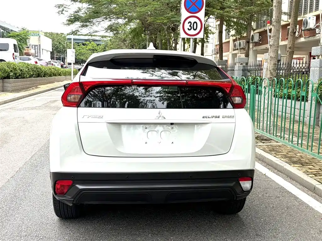 Mitsubishi Eclipse Cross 2019 — фото 8