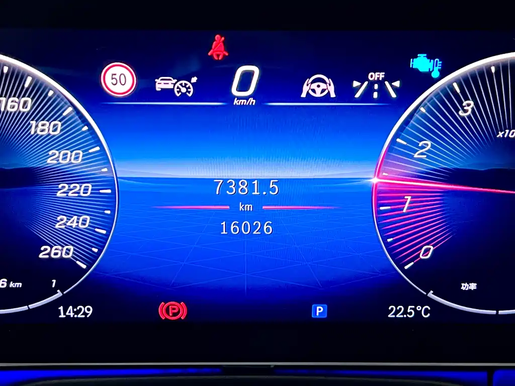 Mercedes-Benz V-Class 2025 — фото 15