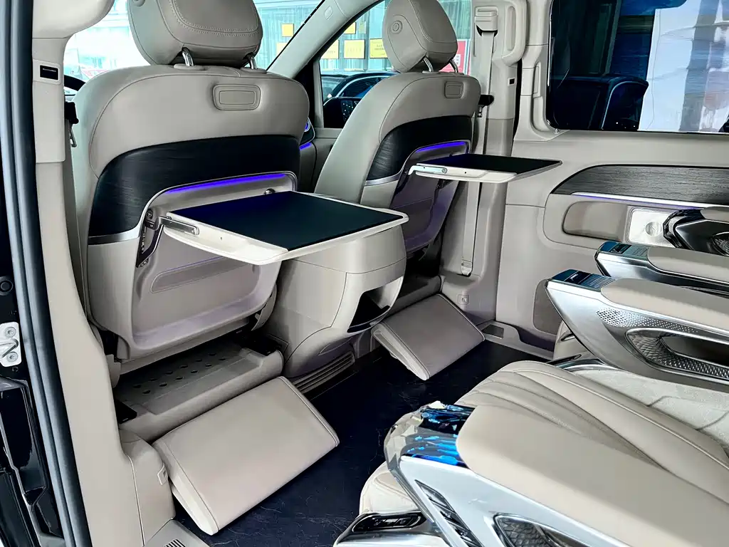 Mercedes-Benz V-Class 2025 — фото 23