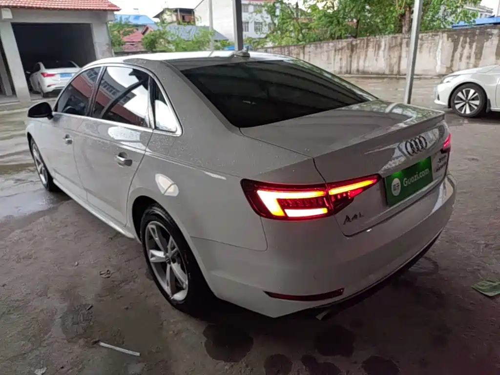 Audi A4L 2017