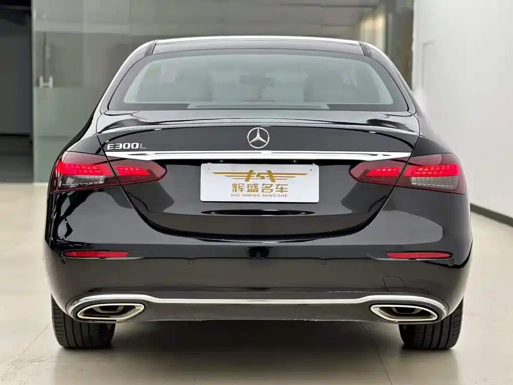 Mercedes-Benz E-Class 2022 — фото 9