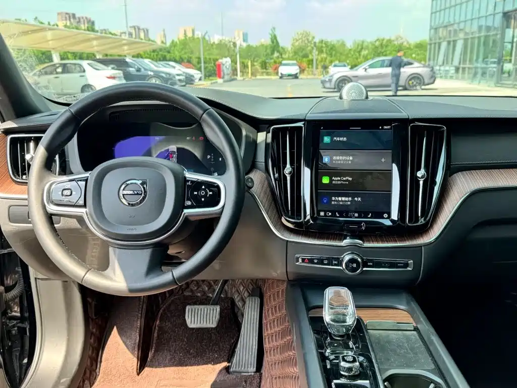 Volvo XC60 2024 — фото 10