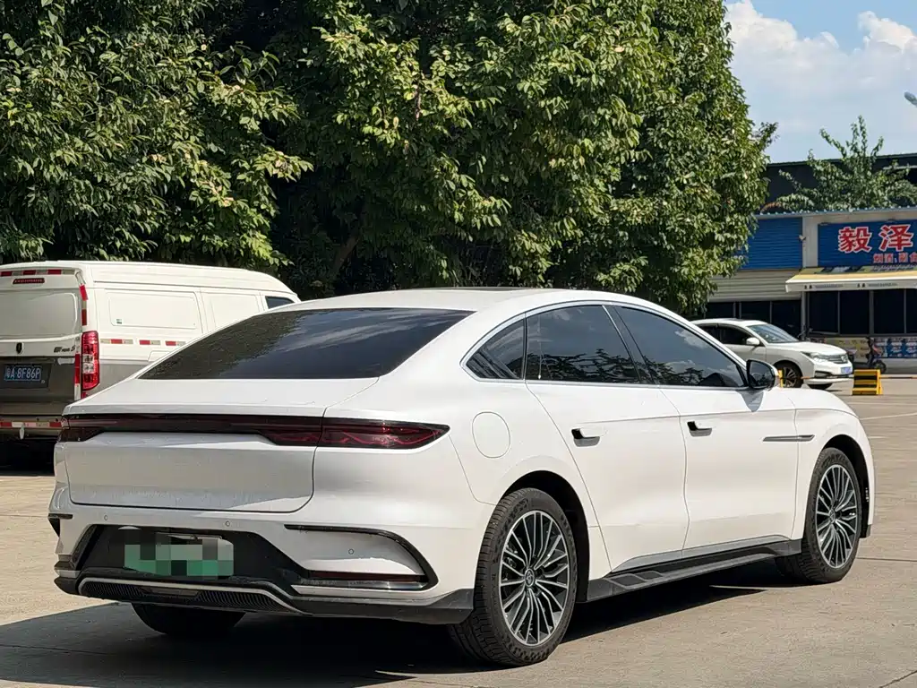 BYD Han 2023 — фото 10