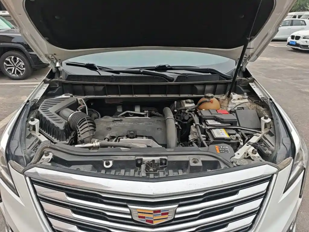 Cadillac XT5 2017 — фото 20