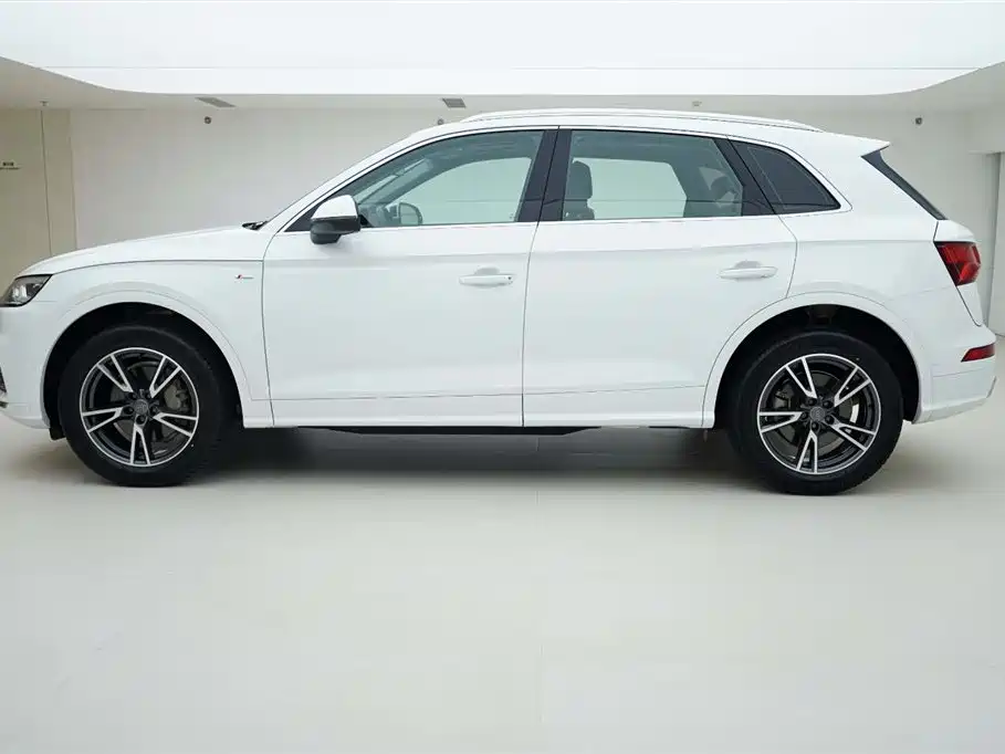 Audi Q5L 2020 — фото 3