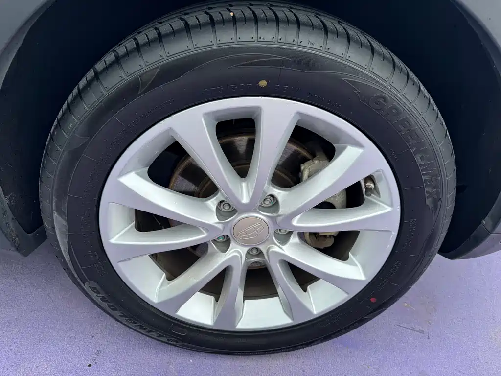 Geely Emgrand GS 2018 — фото 11