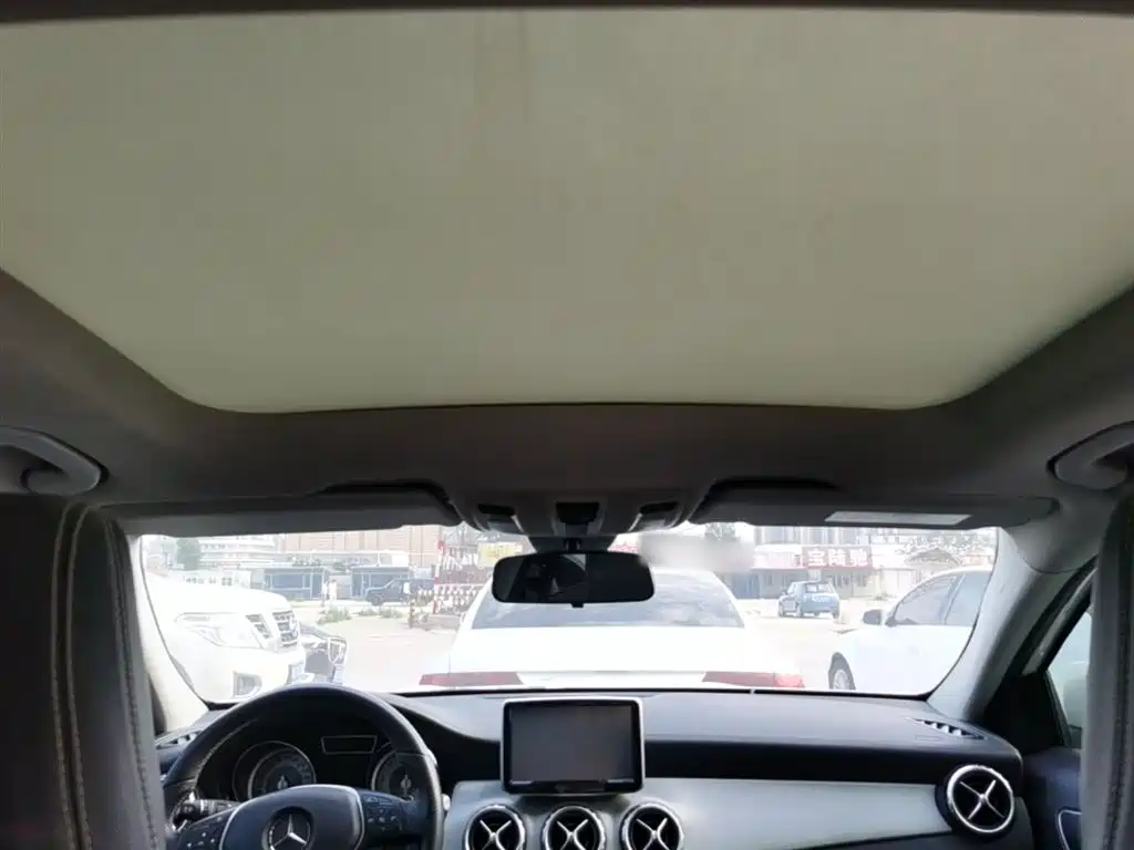 Mercedes-Benz GLA 2015 — фото 18
