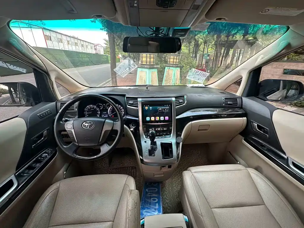 Toyota Alphard 2014 — фото 13