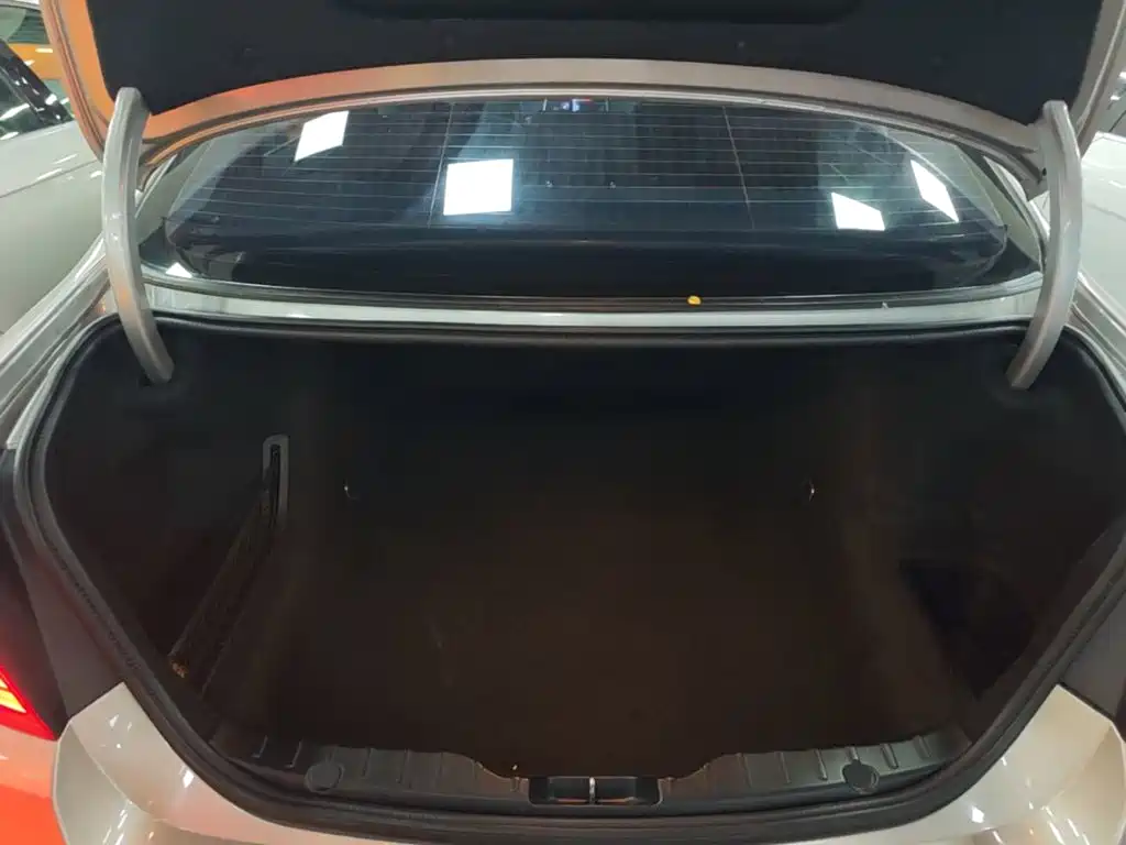 BMW 5 Series 2016 — фото 19