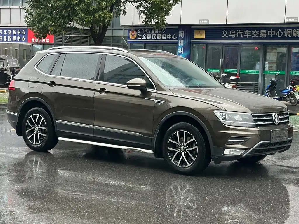Volkswagen Tiguan L 2018 — фото 3