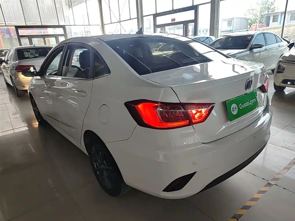 Changan Eado DT 2020 — фото 5