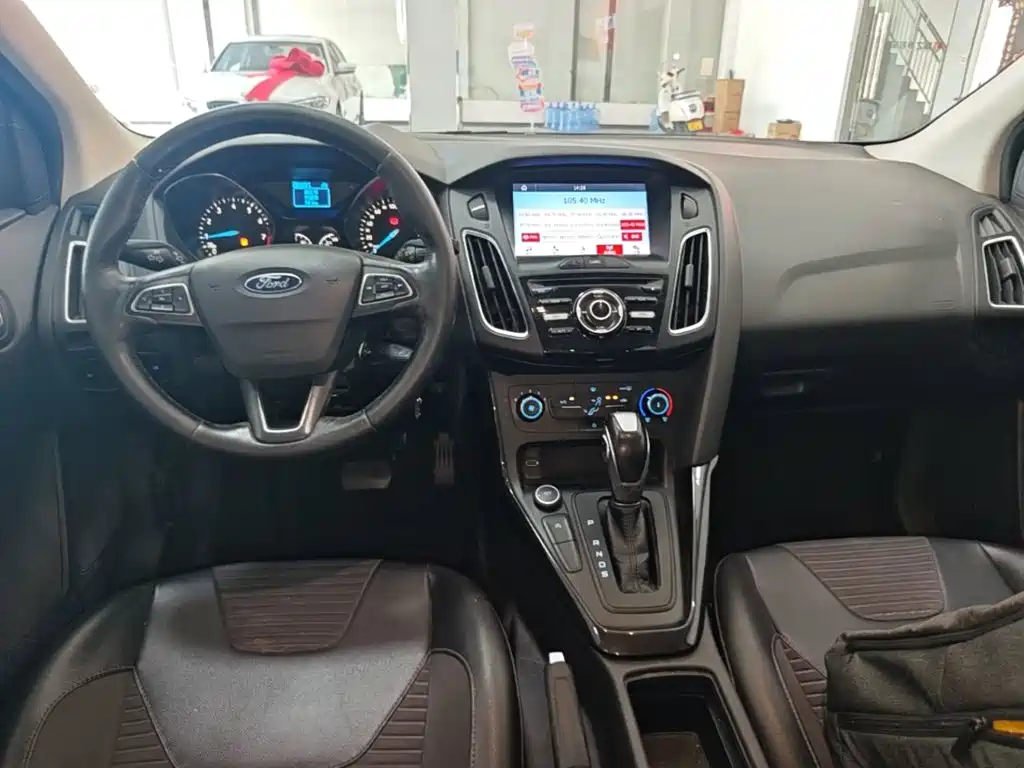 Ford Focus 2020 — фото 10