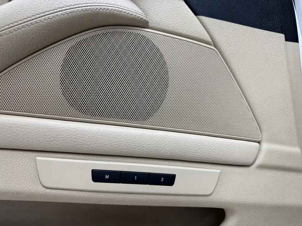 BMW 5 Series 2013 — фото 26
