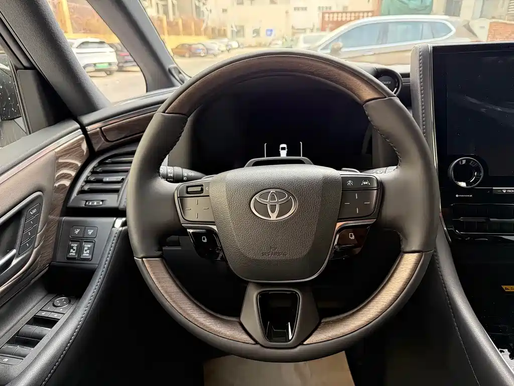 Toyota Alphard 2025 — фото 10