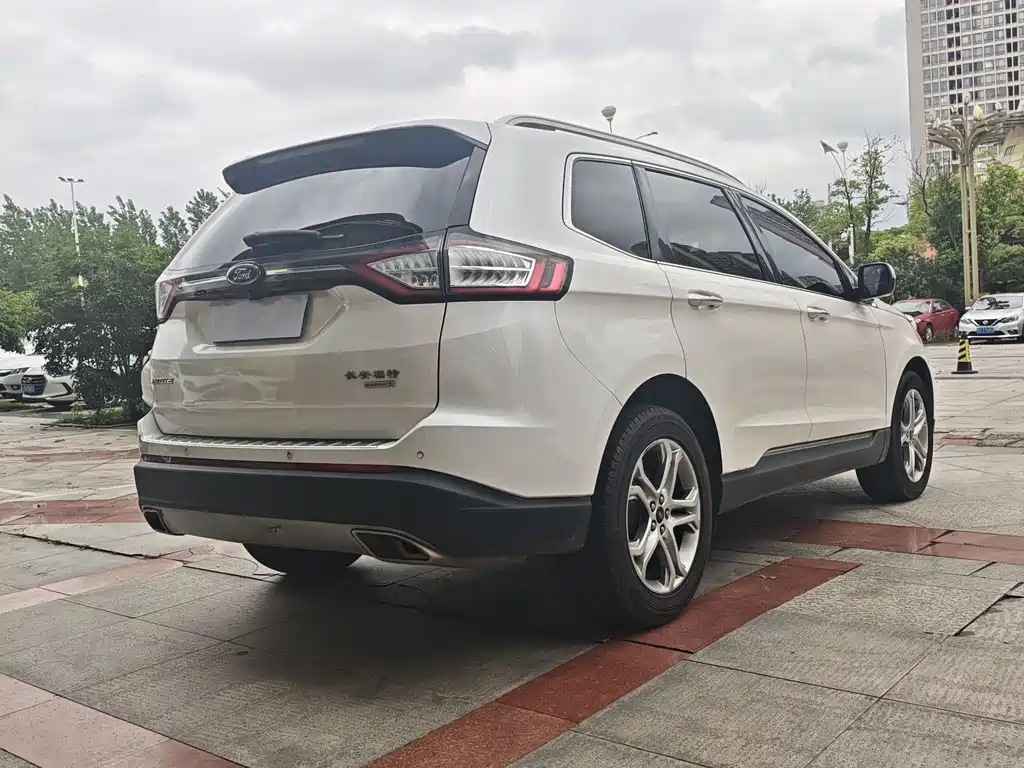 Ford Edge 2018 — фото 6