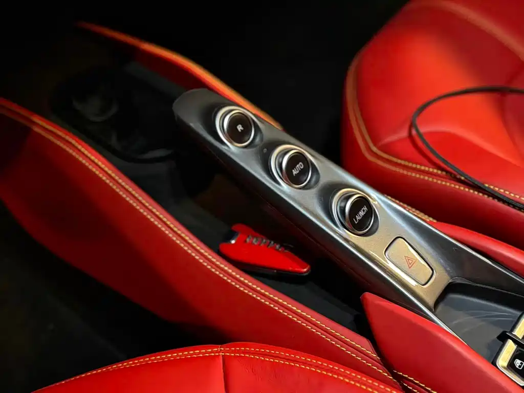 Ferrari F8 2022 — фото 12