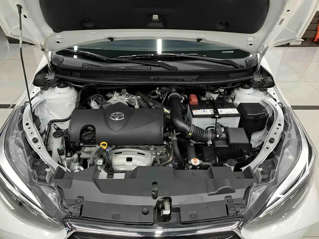 Toyota Yaris L 2022 — фото 15