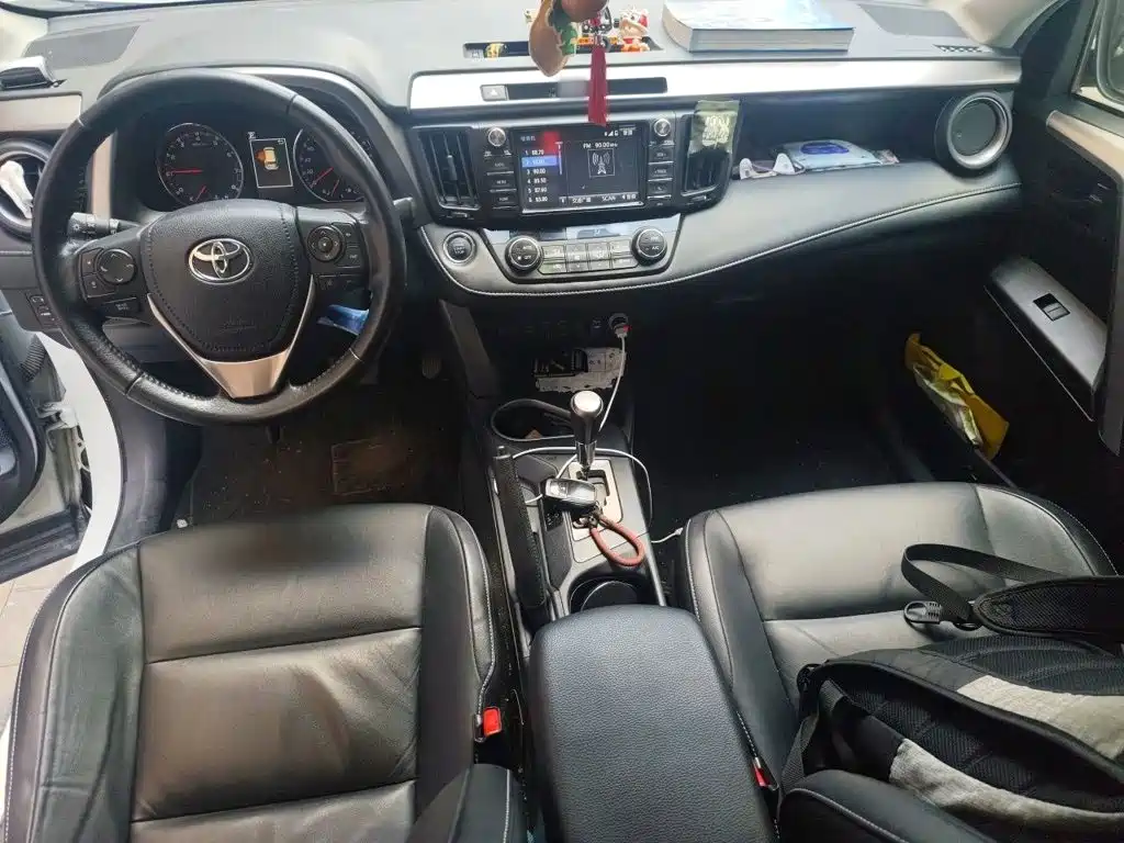 Toyota RAV4 2019 — фото 13