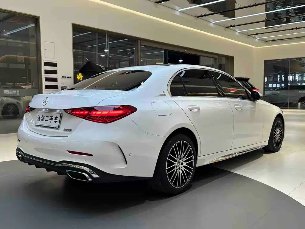 Mercedes-Benz C-Class 2023 — фото 12
