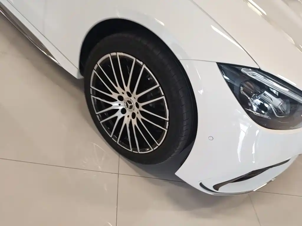 Mercedes-Benz C-Class 2023 — фото 14