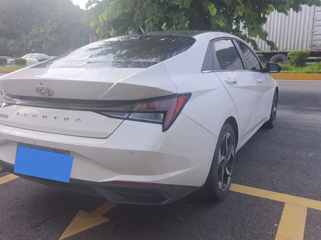 Hyundai Elantra 2021