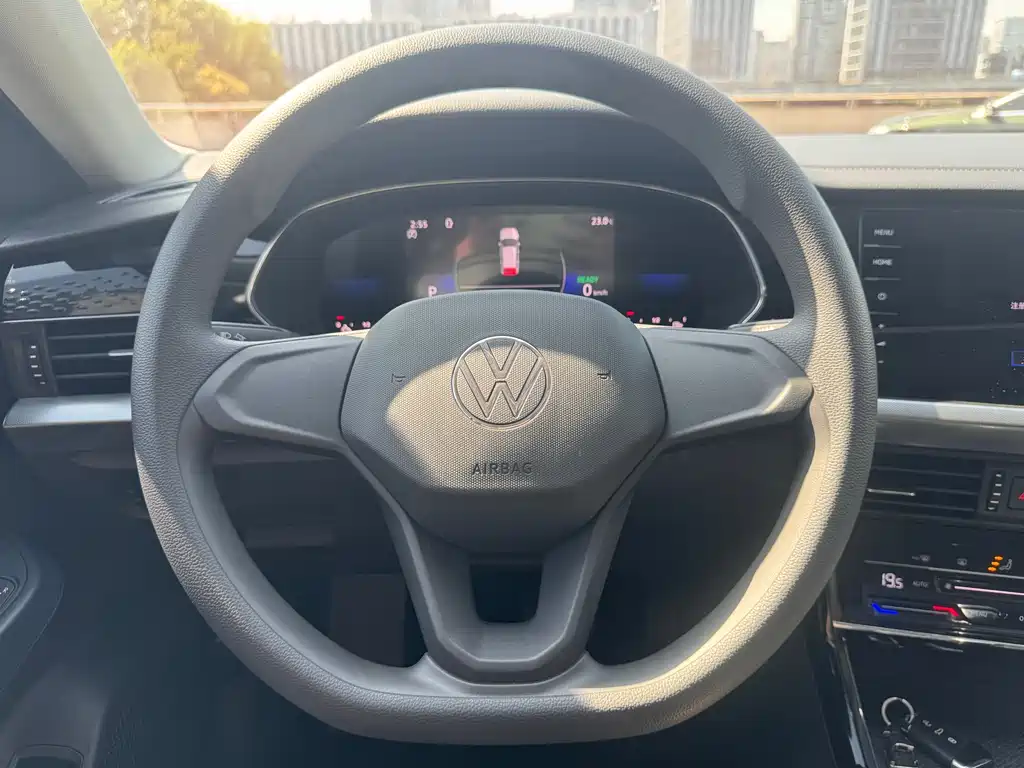 Volkswagen Passat PHEV 2023 — фото 16