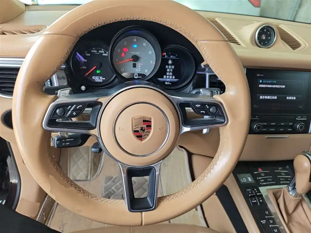 Porsche Macan 2016 — фото 11