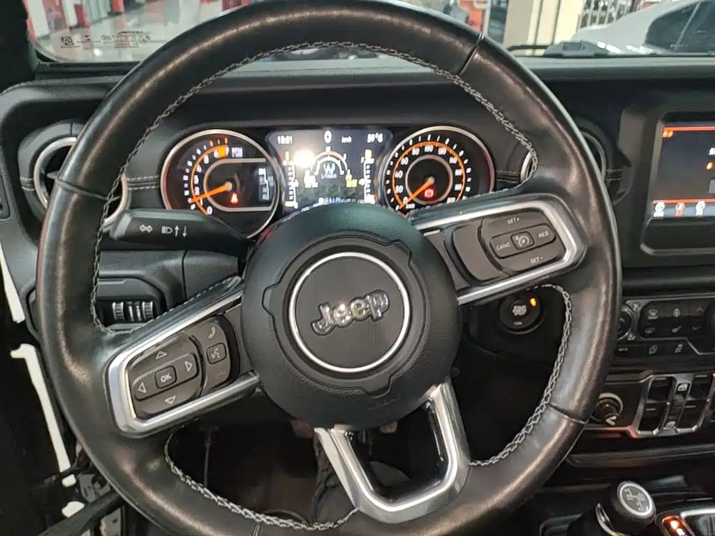 Jeep Wrangler 2021 — фото 11
