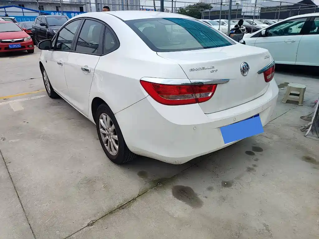 Buick Excelle 2015 — фото 13