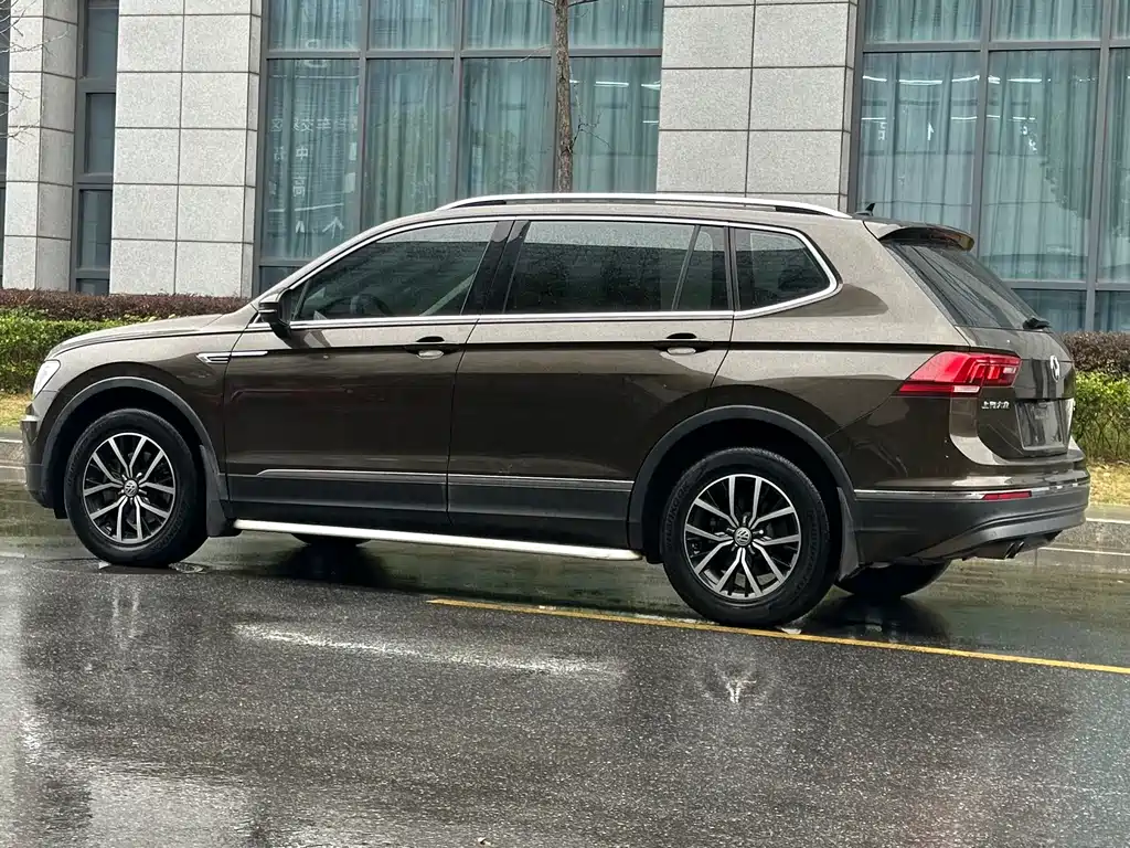 Volkswagen Tiguan L 2018 — фото 12