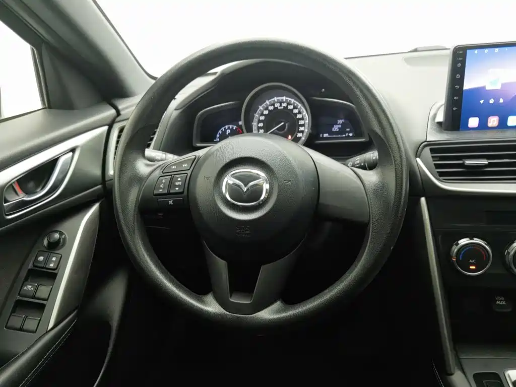 Mazda CX-4 2016 — фото 11