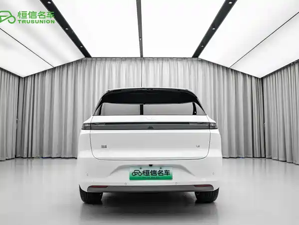 Li Auto L6 2025