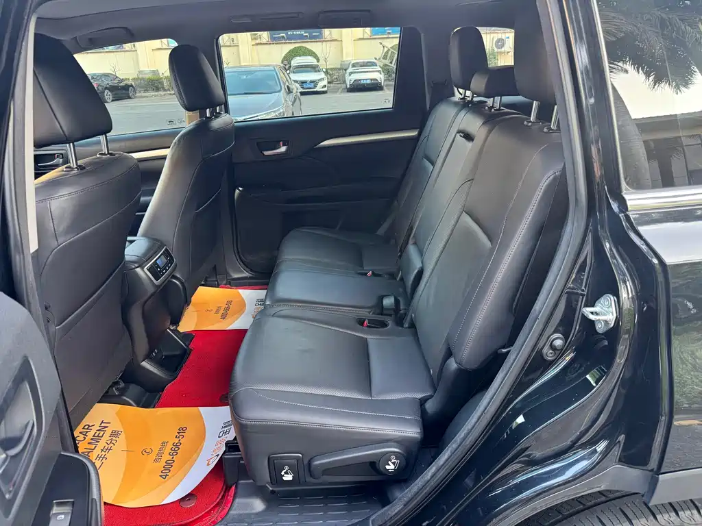 Toyota Highlander 2018 — фото 10