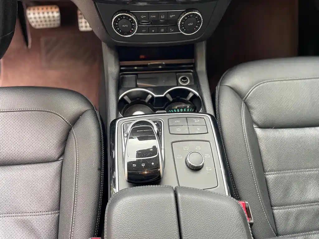 Mercedes-Benz GLE 2017 — фото 10