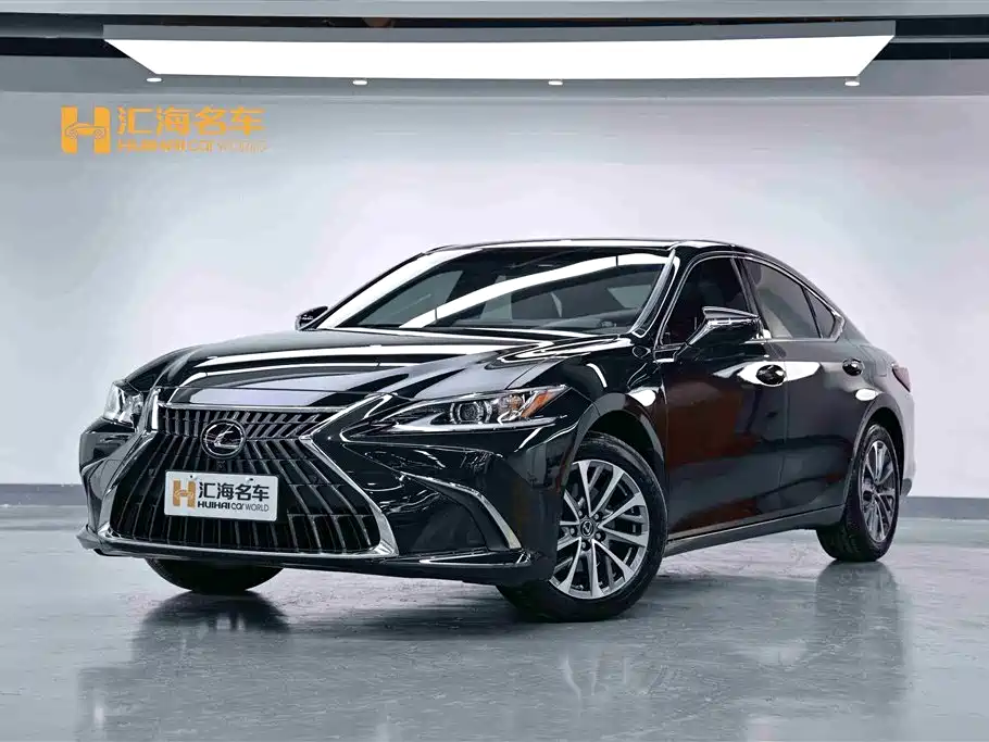Lexus ES 2024