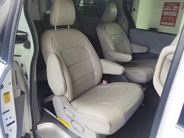 Toyota Sienna 2011