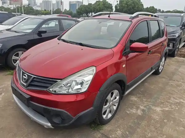 Nissan Livina 2015
