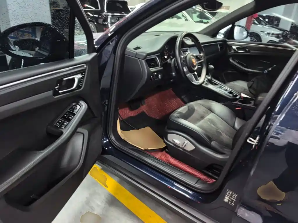 Porsche Macan 2018 — фото 16
