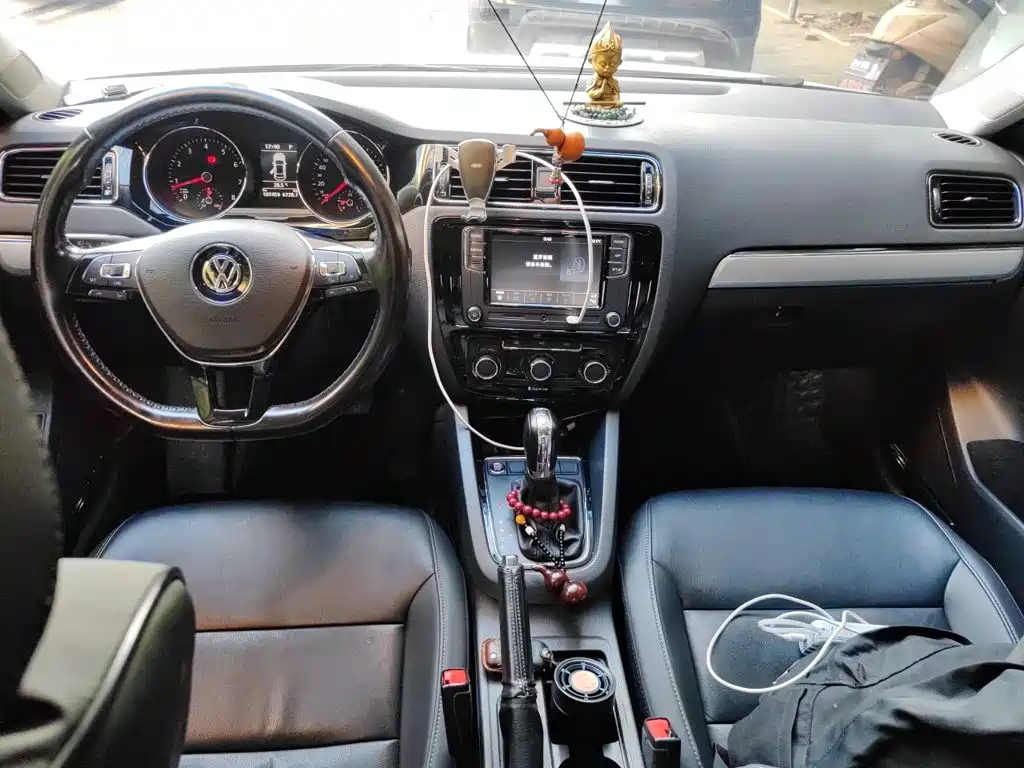 Volkswagen Sagitar 2018