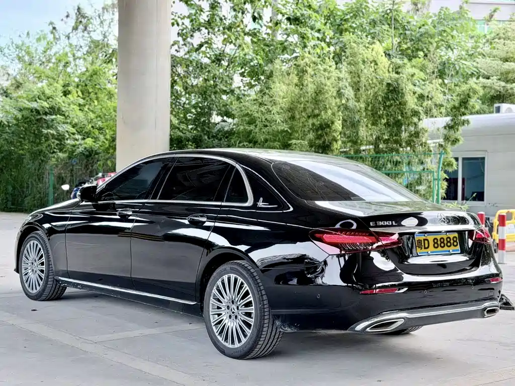 Mercedes-Benz E-Class 2023 — фото 4