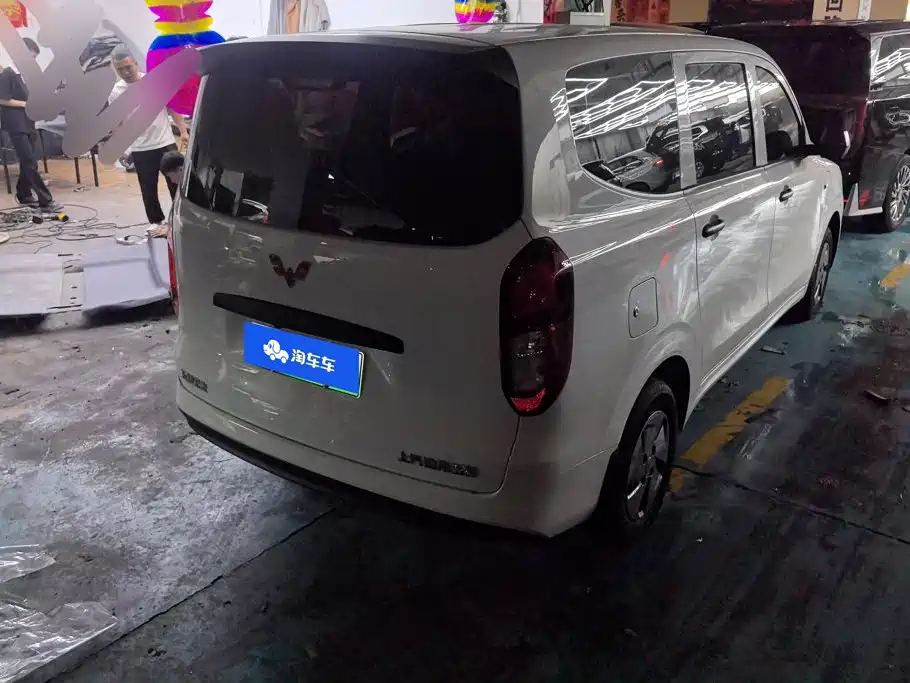 Wuling Hongguang New Energy 2025