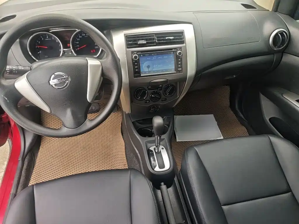 Nissan Livina 2015 — фото 10