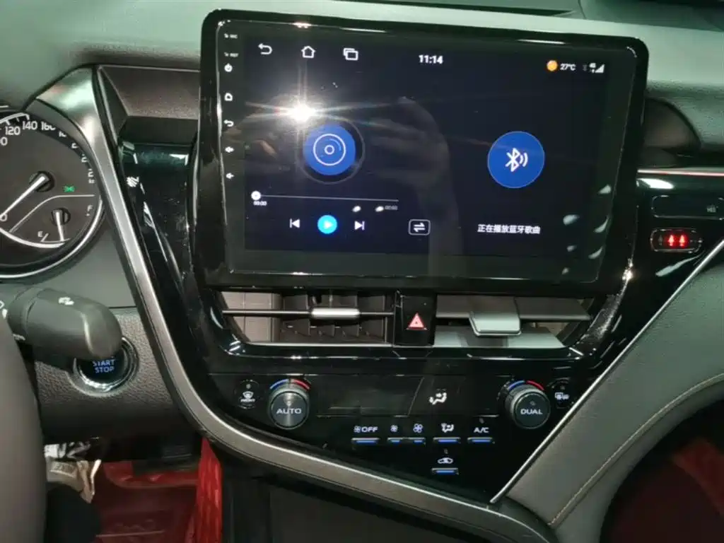 Toyota Camry 2022 — фото 13