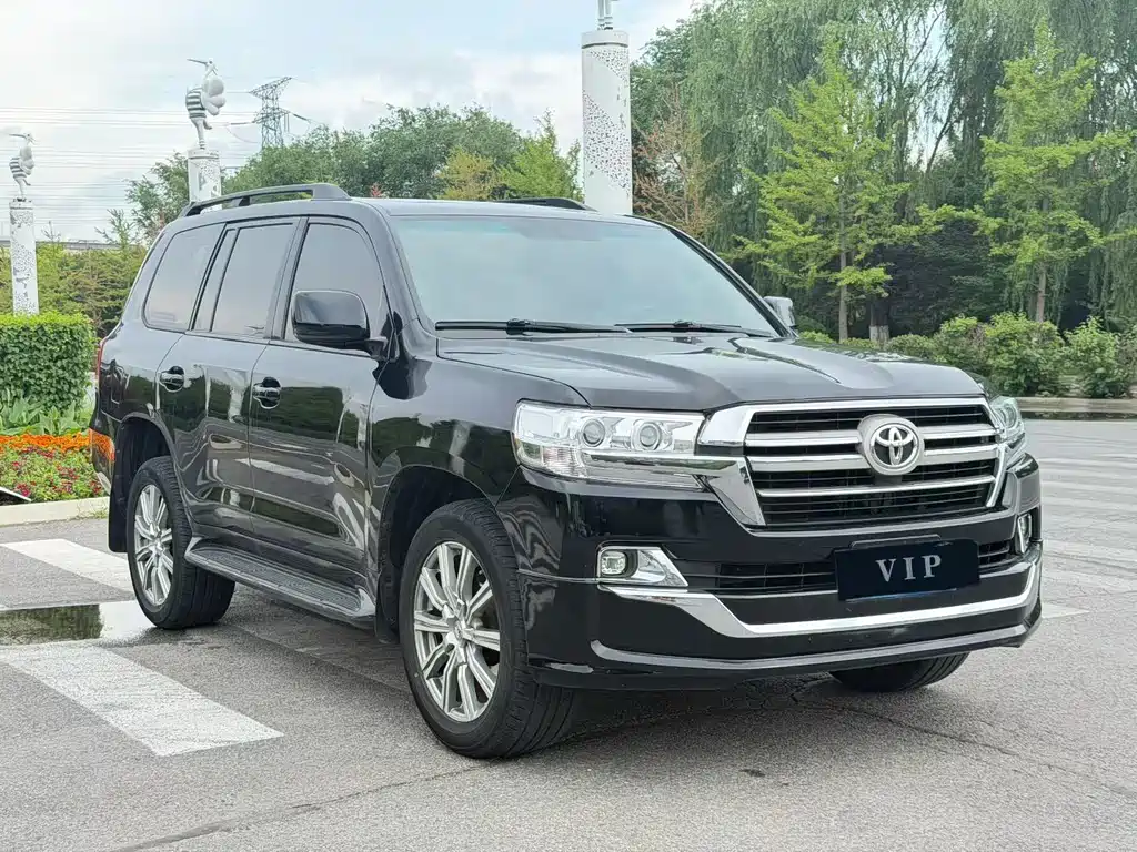 Toyota Land Cruiser 2011 — фото 3