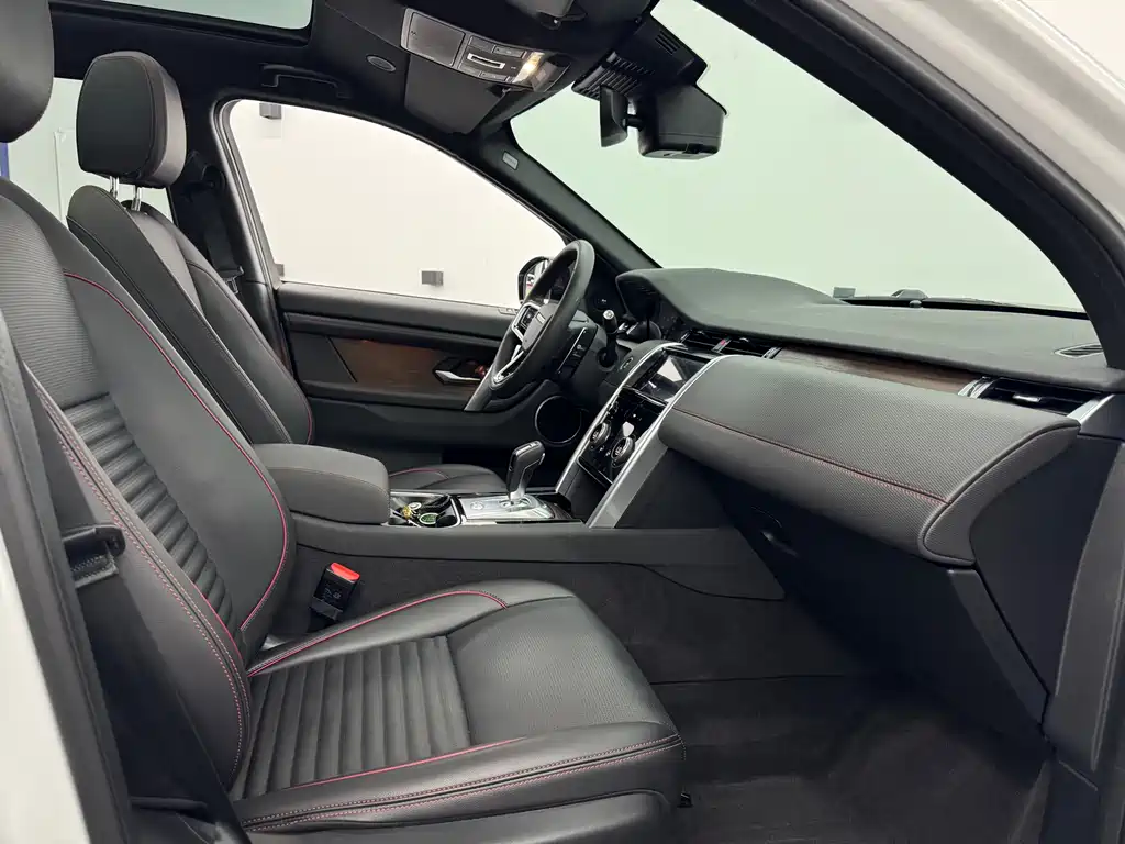 Land Rover Discovery Sport 2023 — фото 7