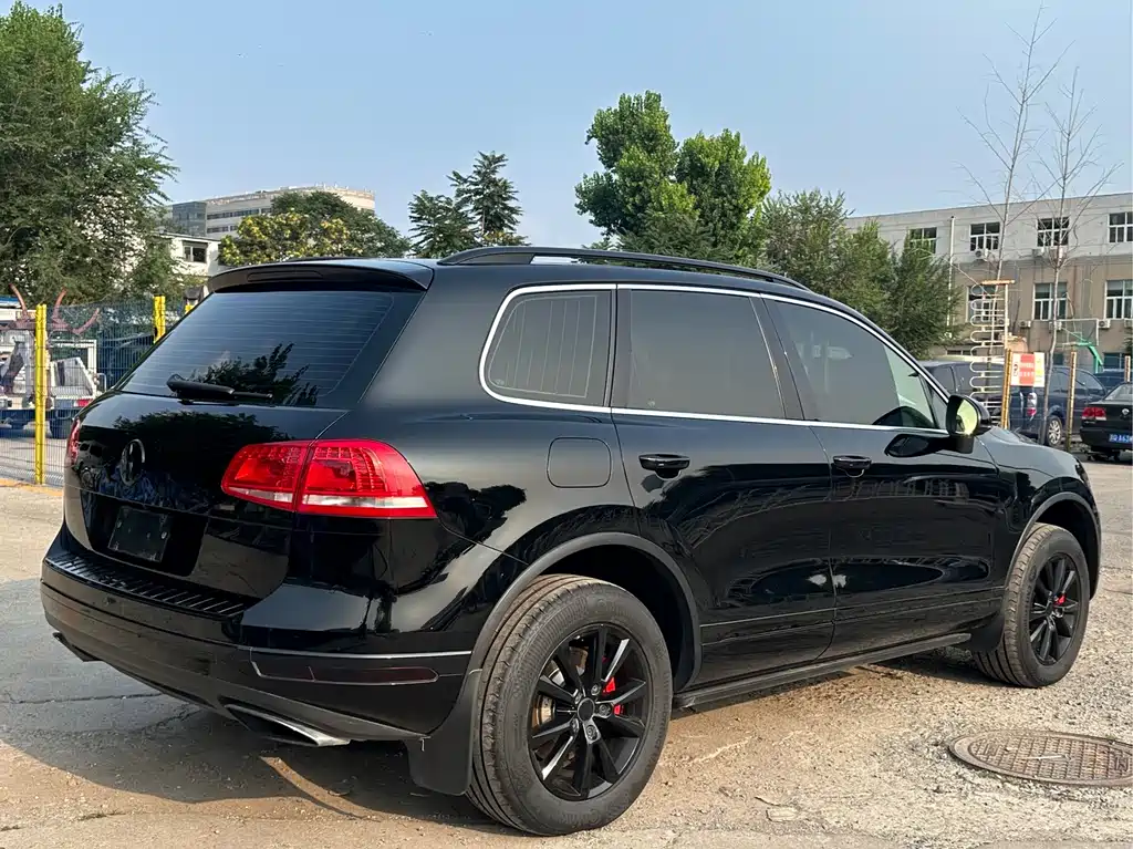 Volkswagen Touareg 2017 — фото 10