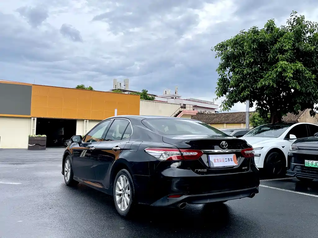 Toyota Camry 2019 — фото 6