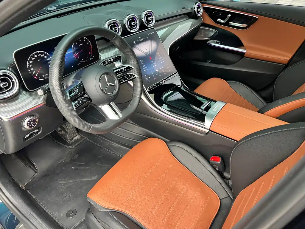 Mercedes-Benz C-Class 2024 — фото 16