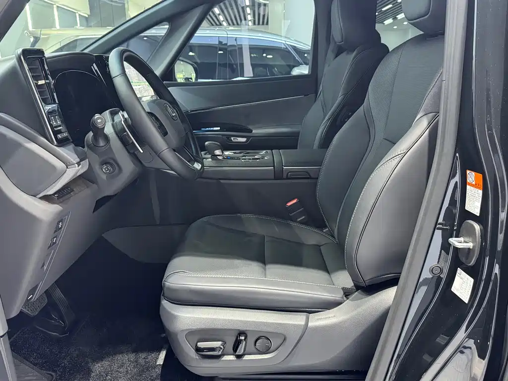 Lexus LM 2025 — фото 12